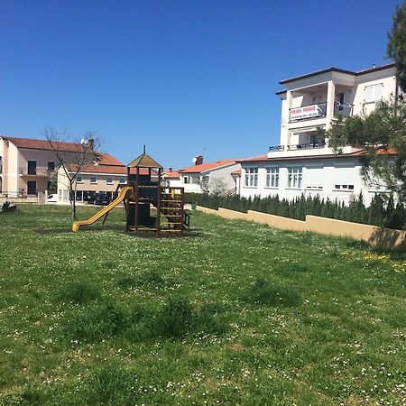 Apartman Kimi Poreč Exterior foto